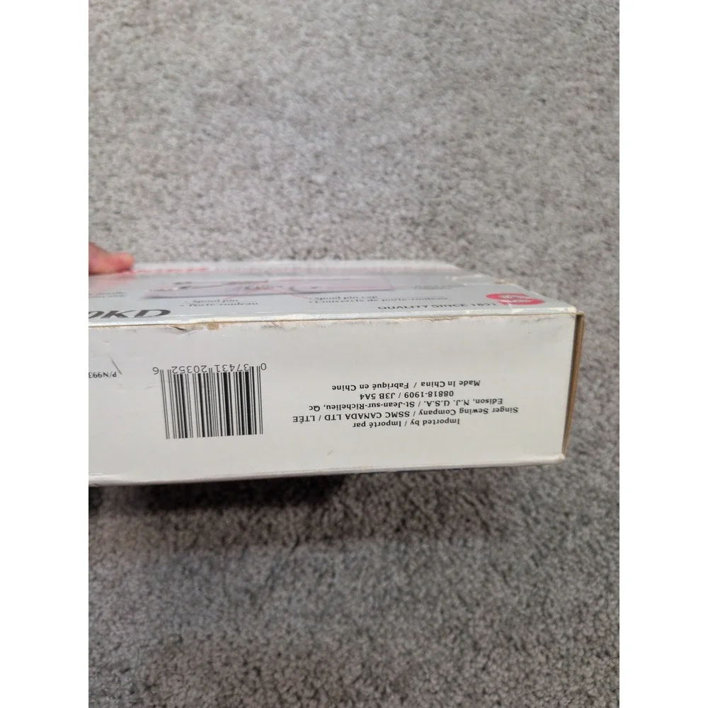 Singer‎ Handy Stitch Handheld Sewing Machine White Portable CEX300KD New Box